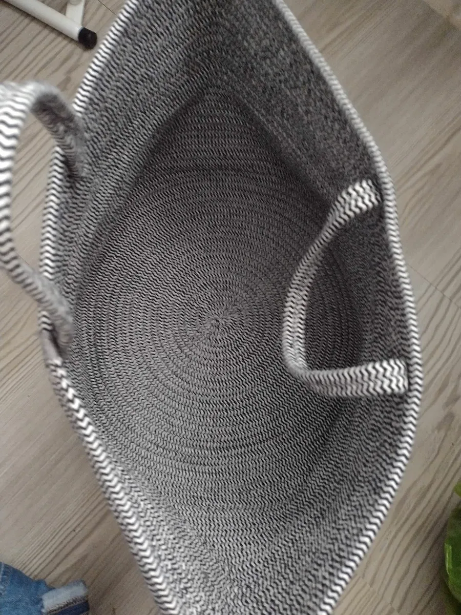 New large woven storage basket with handles - Image 1
