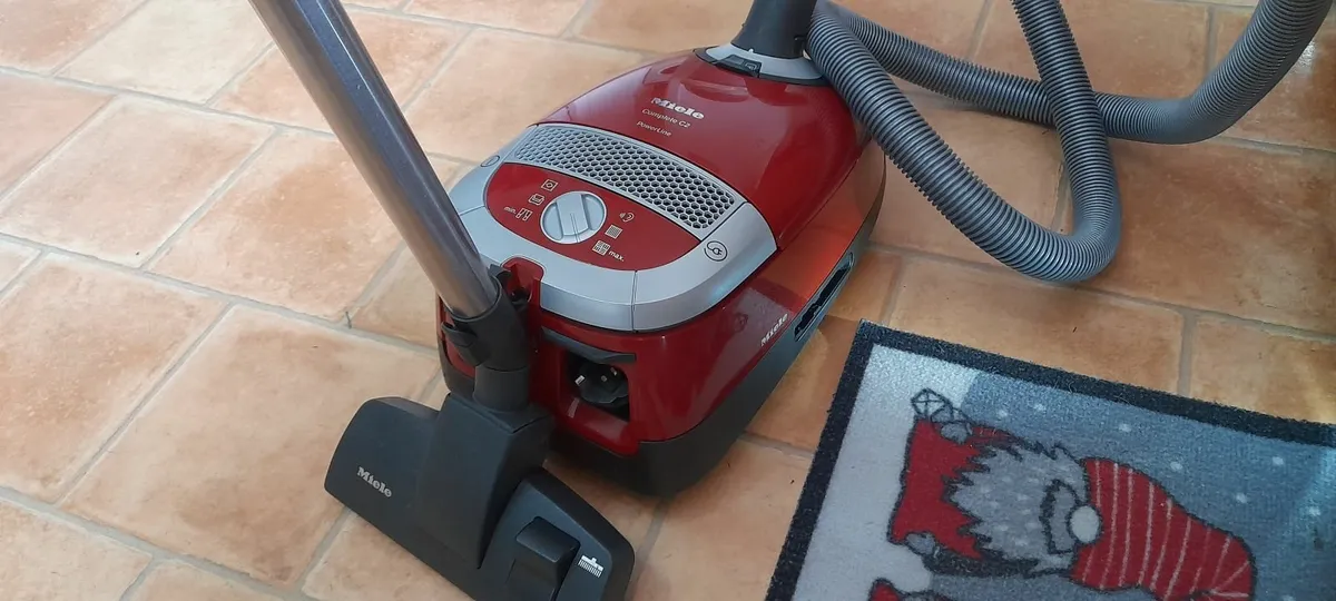 Miele vacuum cleaner - Image 3