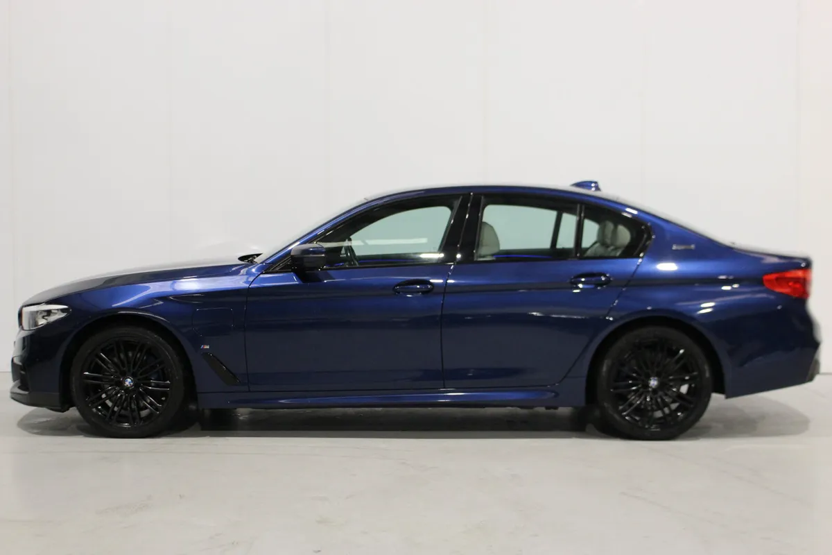 BMW 5-Series 2018 530e M-SPORT - Image 4