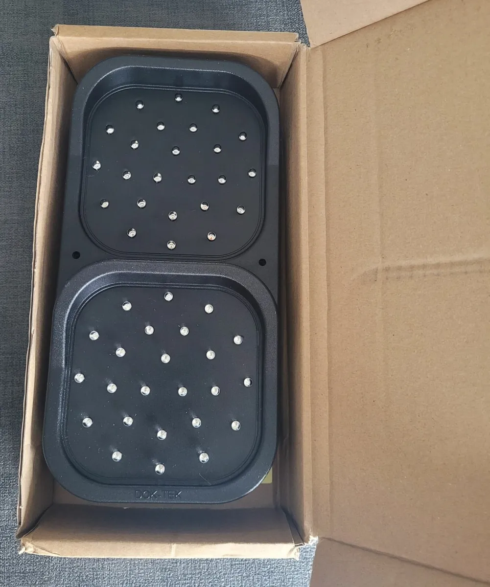 Dok-Tek Twin Circular Traffic Lights 100mm NEW - Image 1