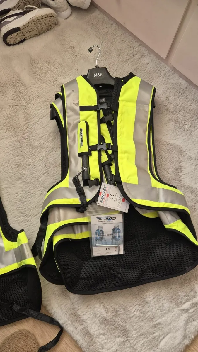 Helite Turtle airbag safety vests - Image 3