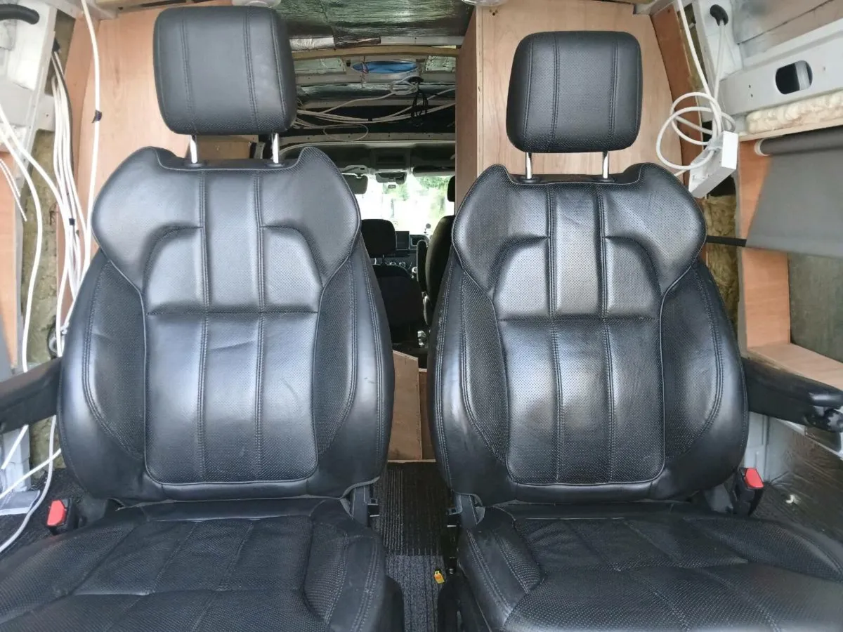 Leather seats off Range Rover Sports - Image 2