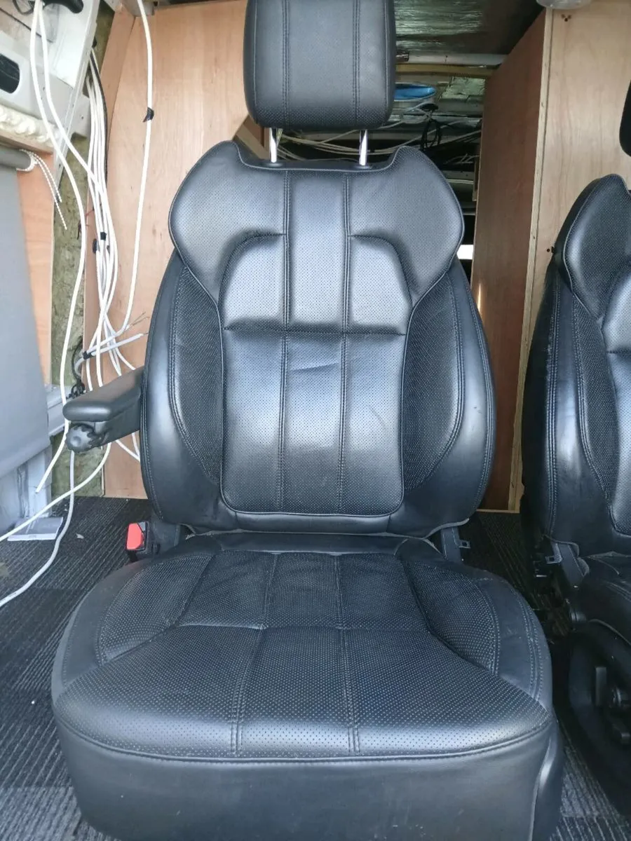 Leather seats off Range Rover Sports - Image 3
