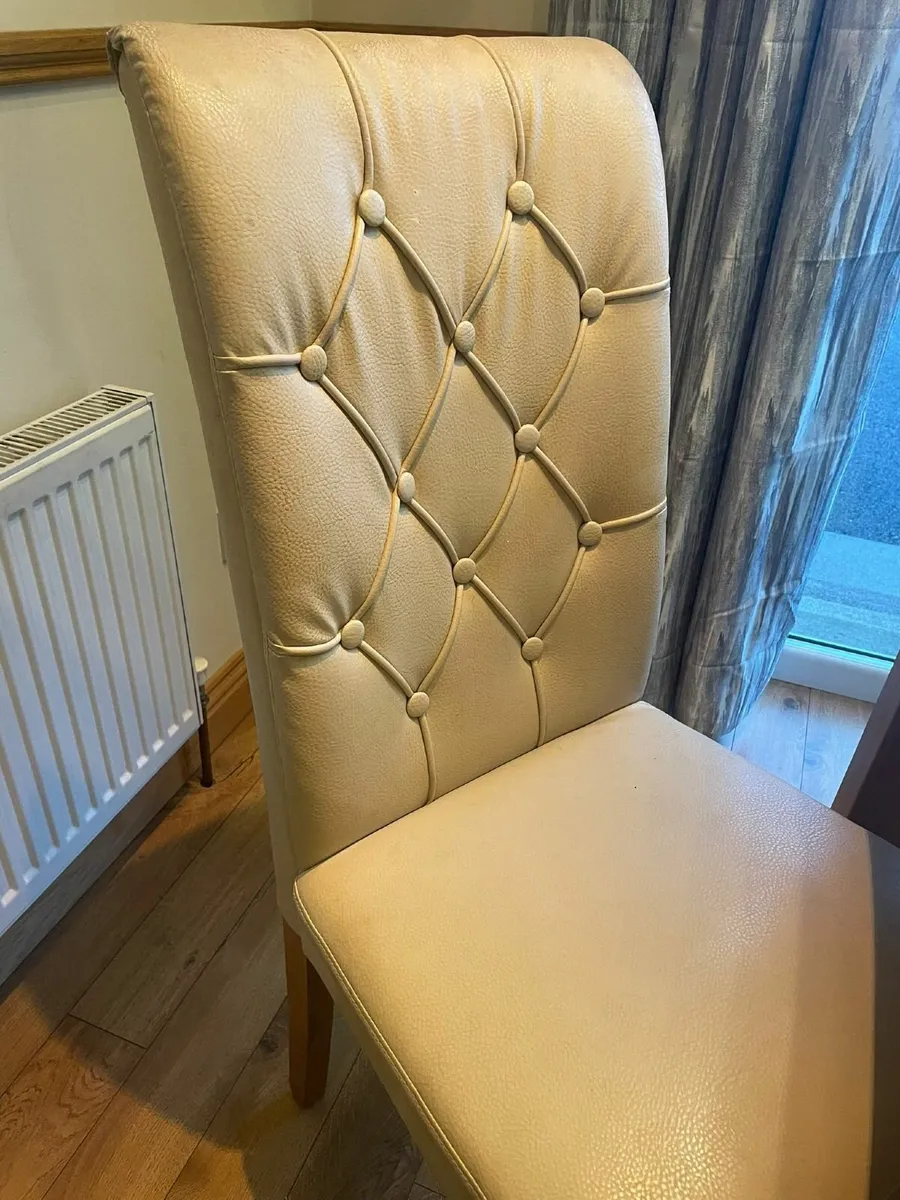 Kitchen table & chairs - Image 4