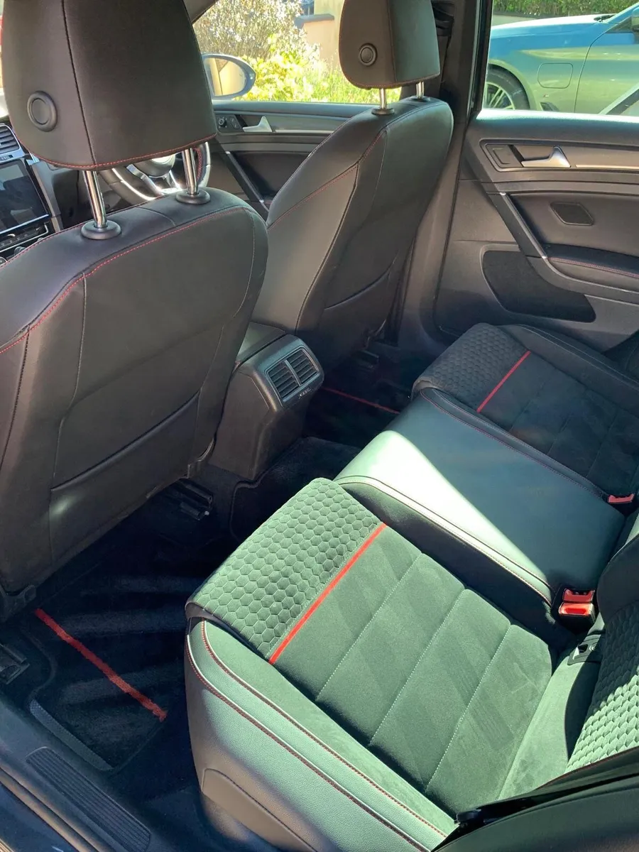 2017(172)Volkswagen Golf GTI 7.5 245BHP Performanc - Image 3