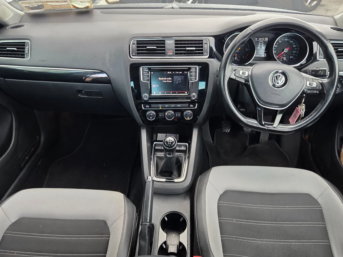 Volkswagen Jetta 2018 - Image 4