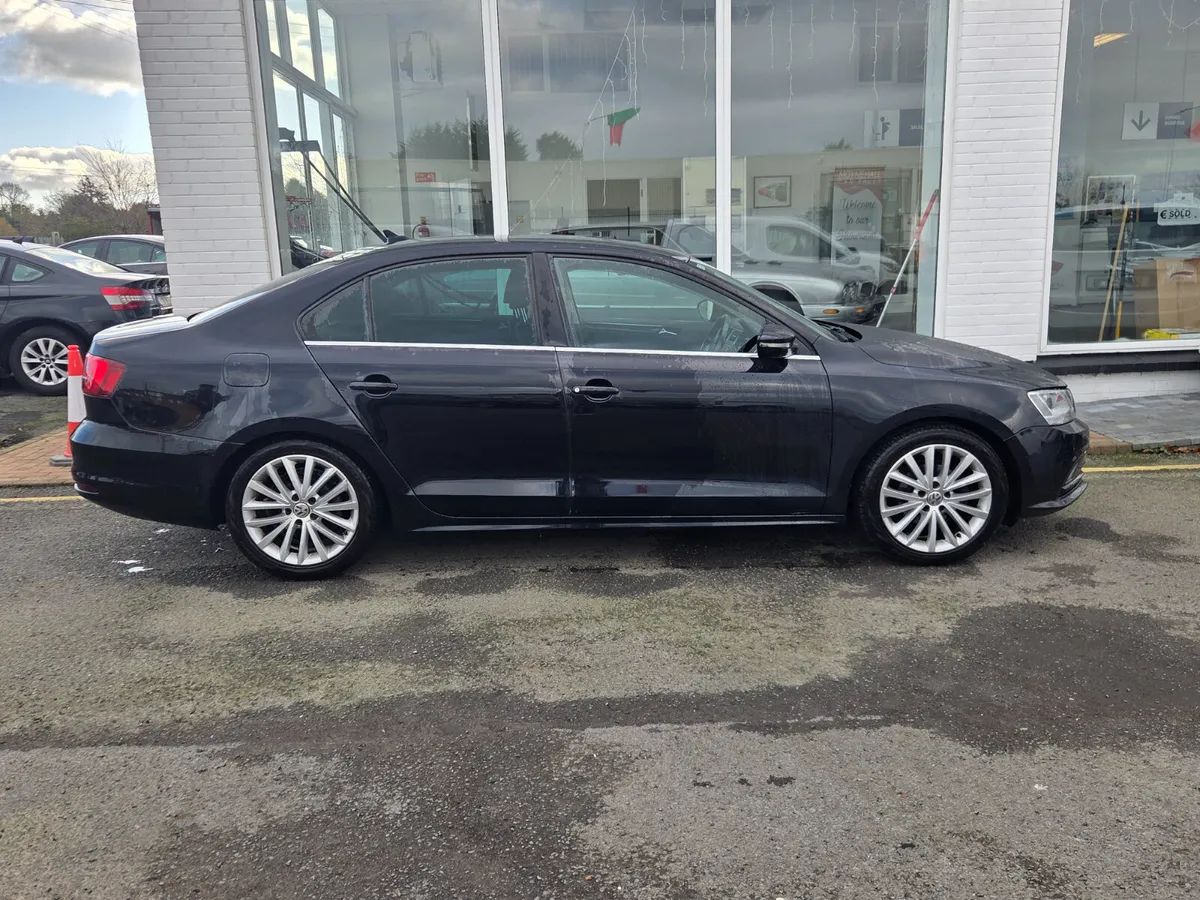 Volkswagen Jetta 2018 - Image 3