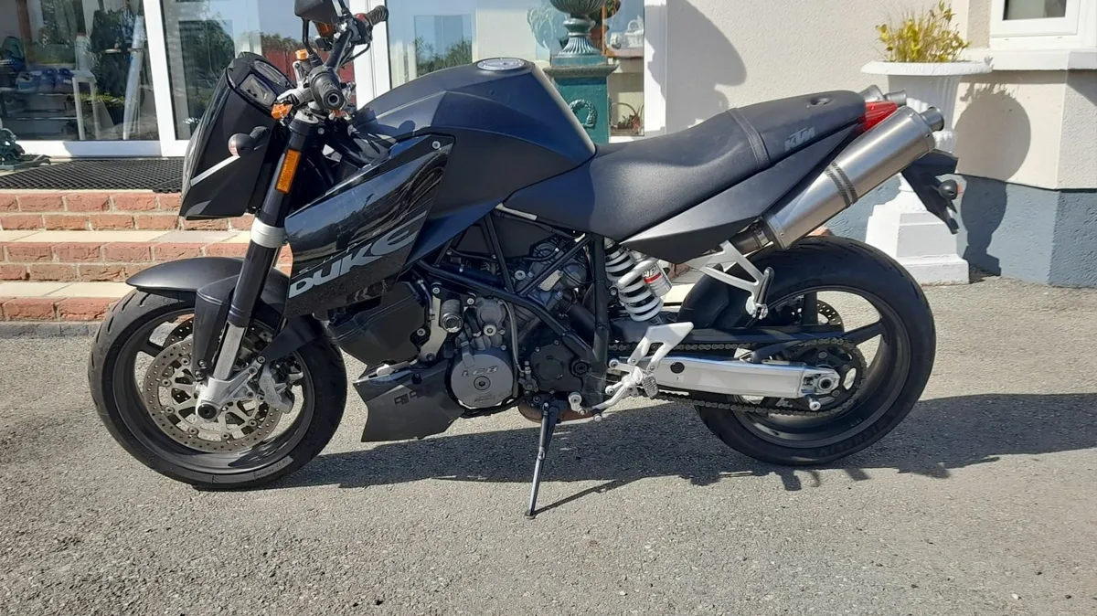 KTM 990 Super Duke - Image 1