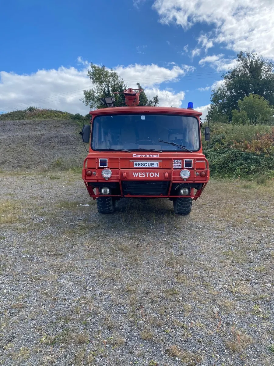 CARMICHAEL 1990 FIRE ENGINE / TRUCK - Image 4