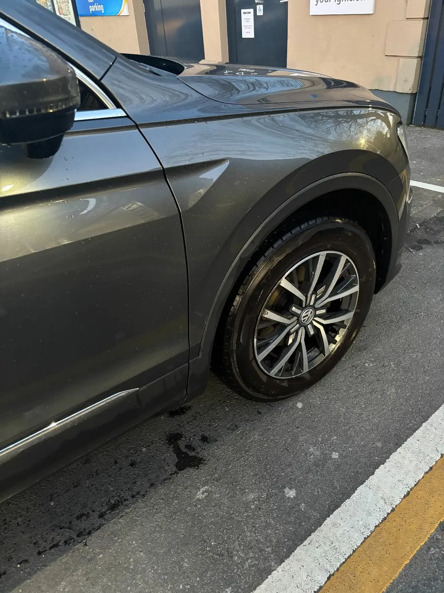 Volkswagen Tiguan 2017 - Image 2