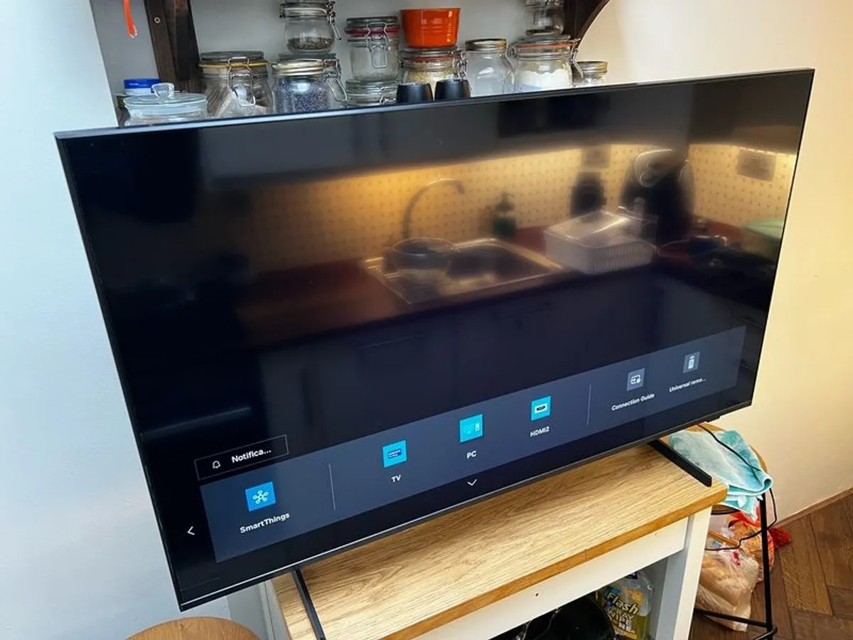 Samsung 43" UHD 4K - Image 3