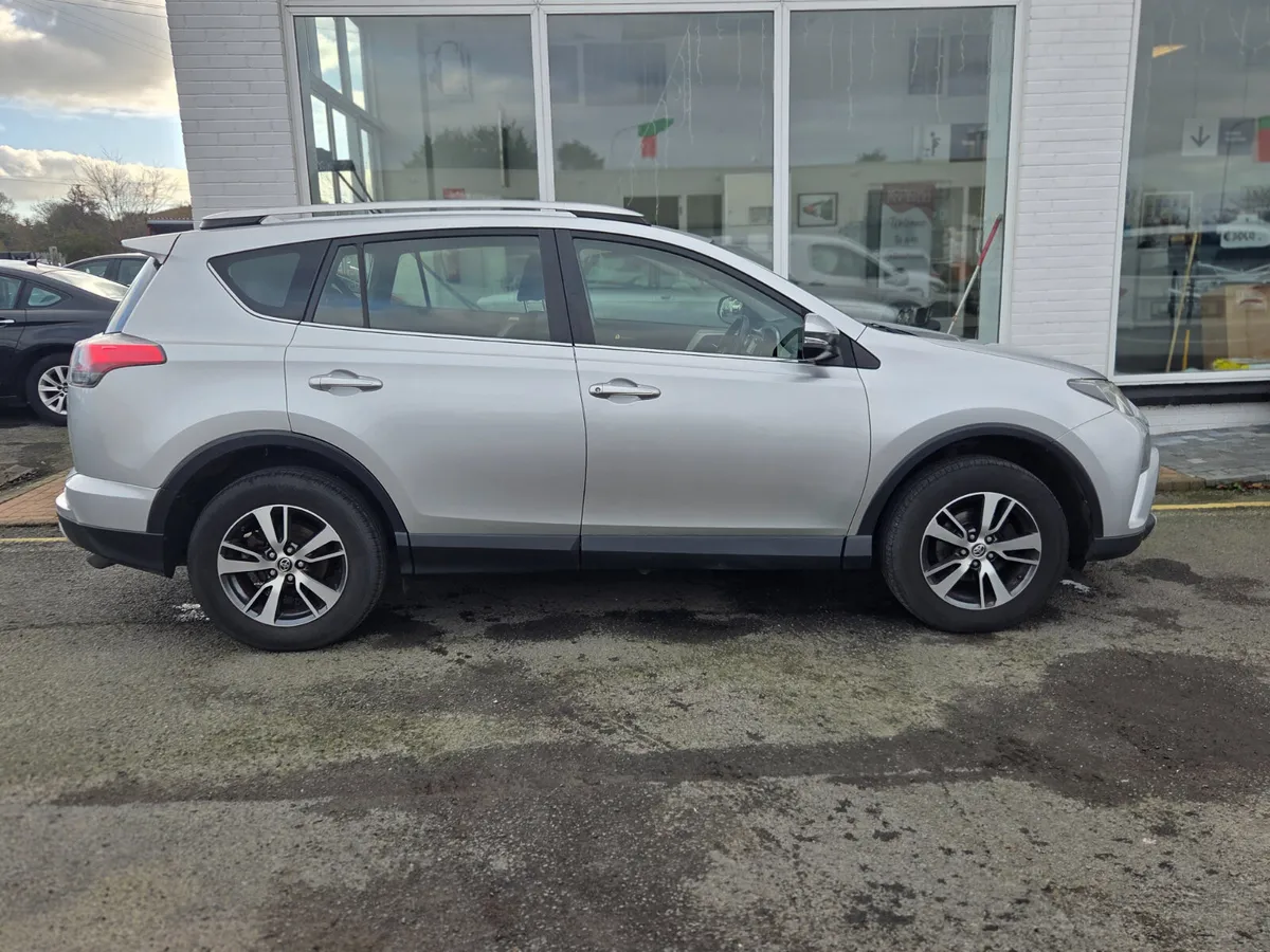 Toyota RAV4 2016 - Image 2