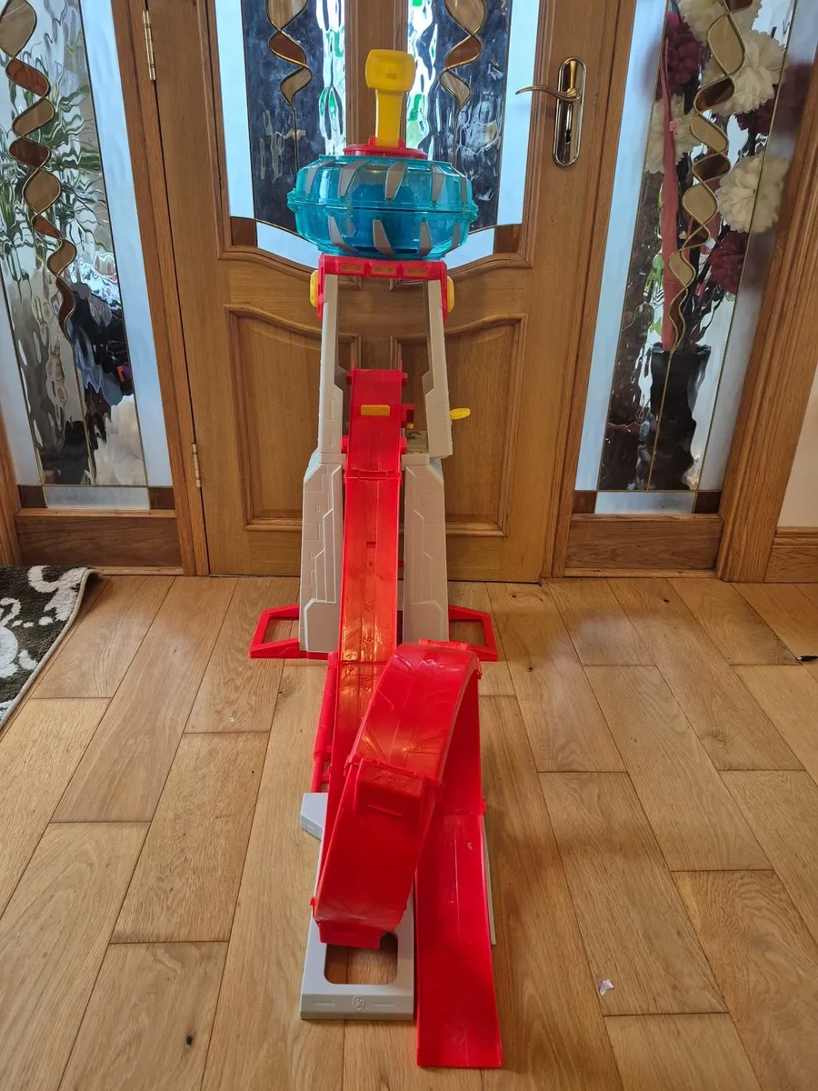 PAW Patrol Playset Rescue Wheels Super Loop Tower - Image 3