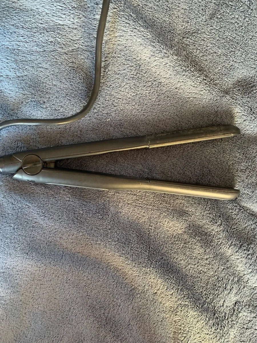 Hair Straightener - Image 2