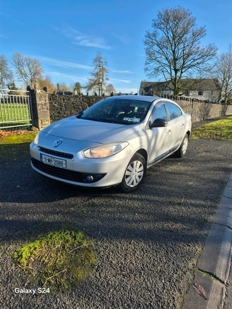 Renault  Fluence  Diesel  2011 - Image 2