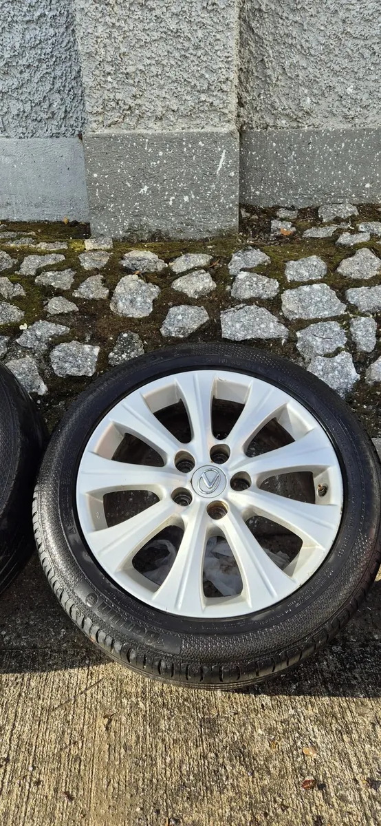 Lexus alloys good condition - Image 1