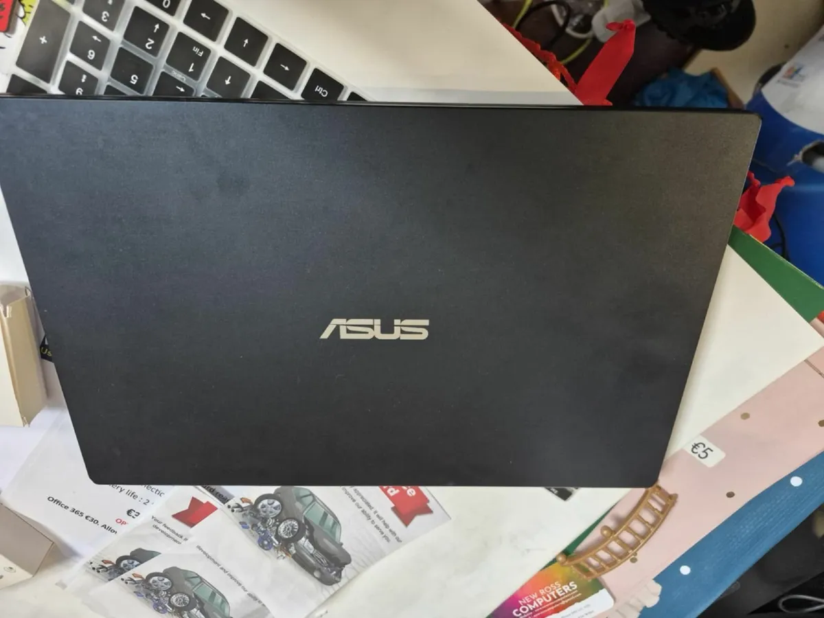 Asus E510 laptop - Image 3