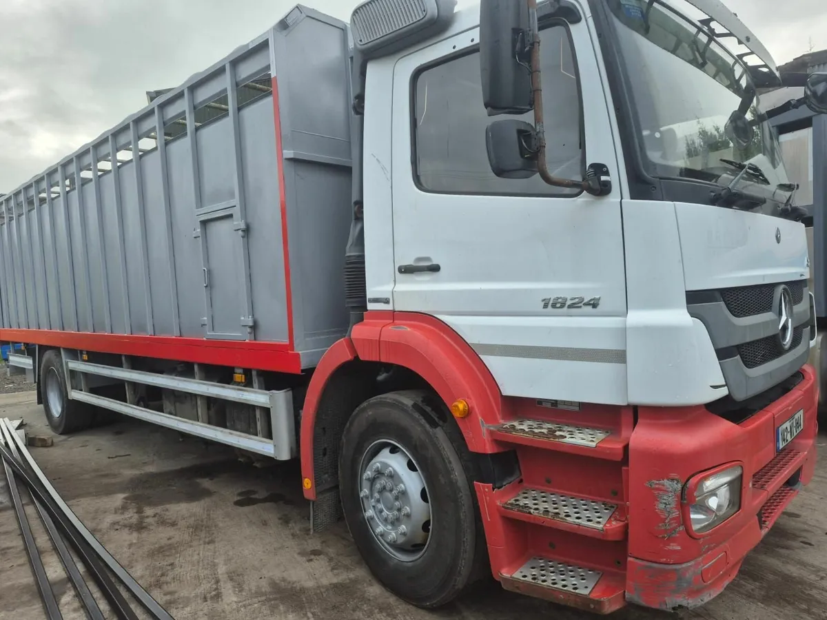 Mercedes-Benz 2014 - Image 2