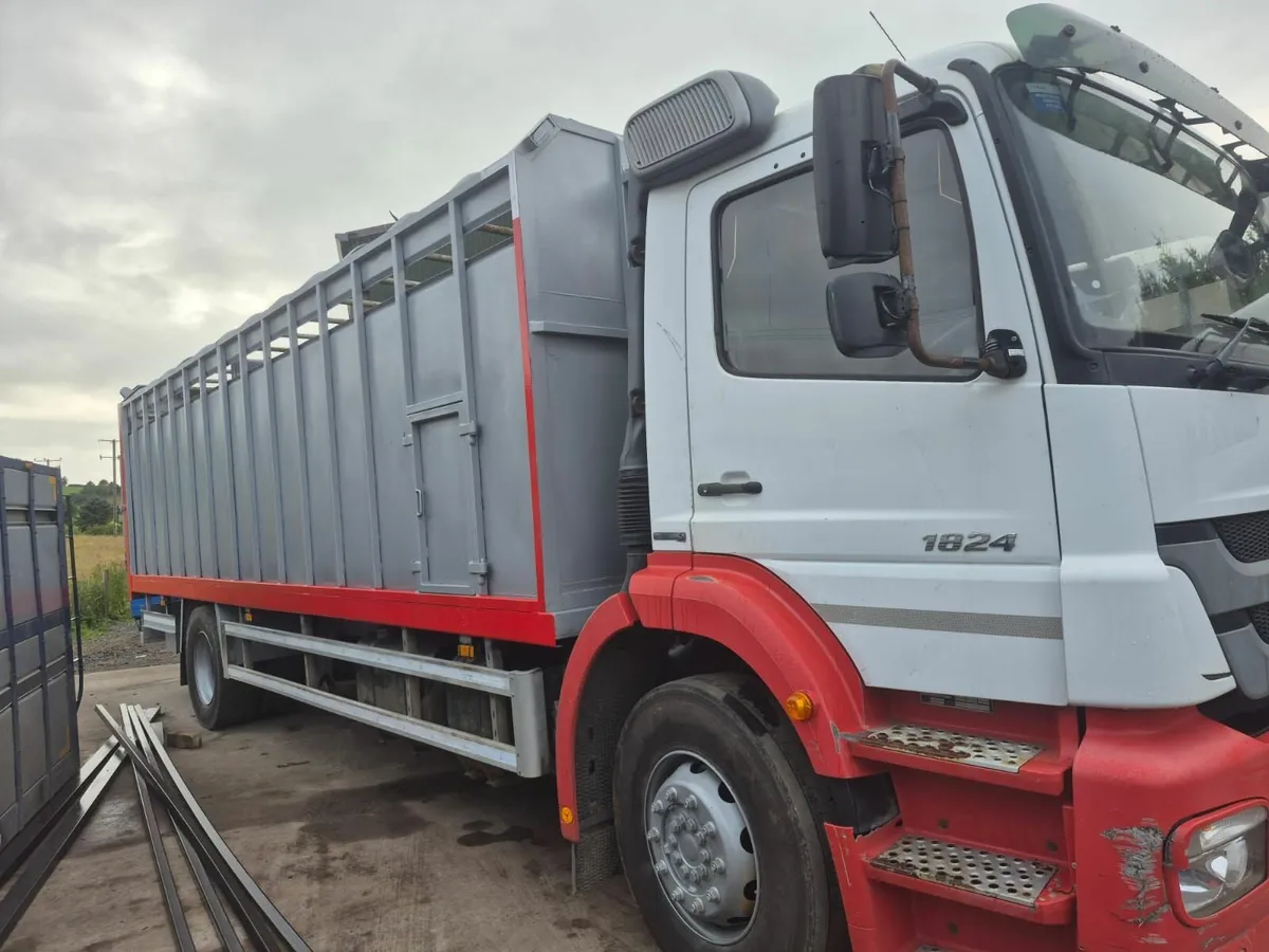 Mercedes-Benz 2014 - Image 3