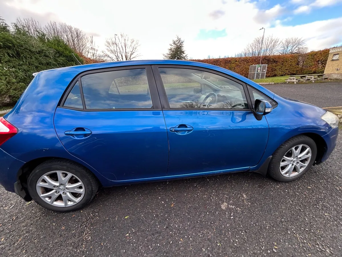 Toyota Auris 2011 - Image 3