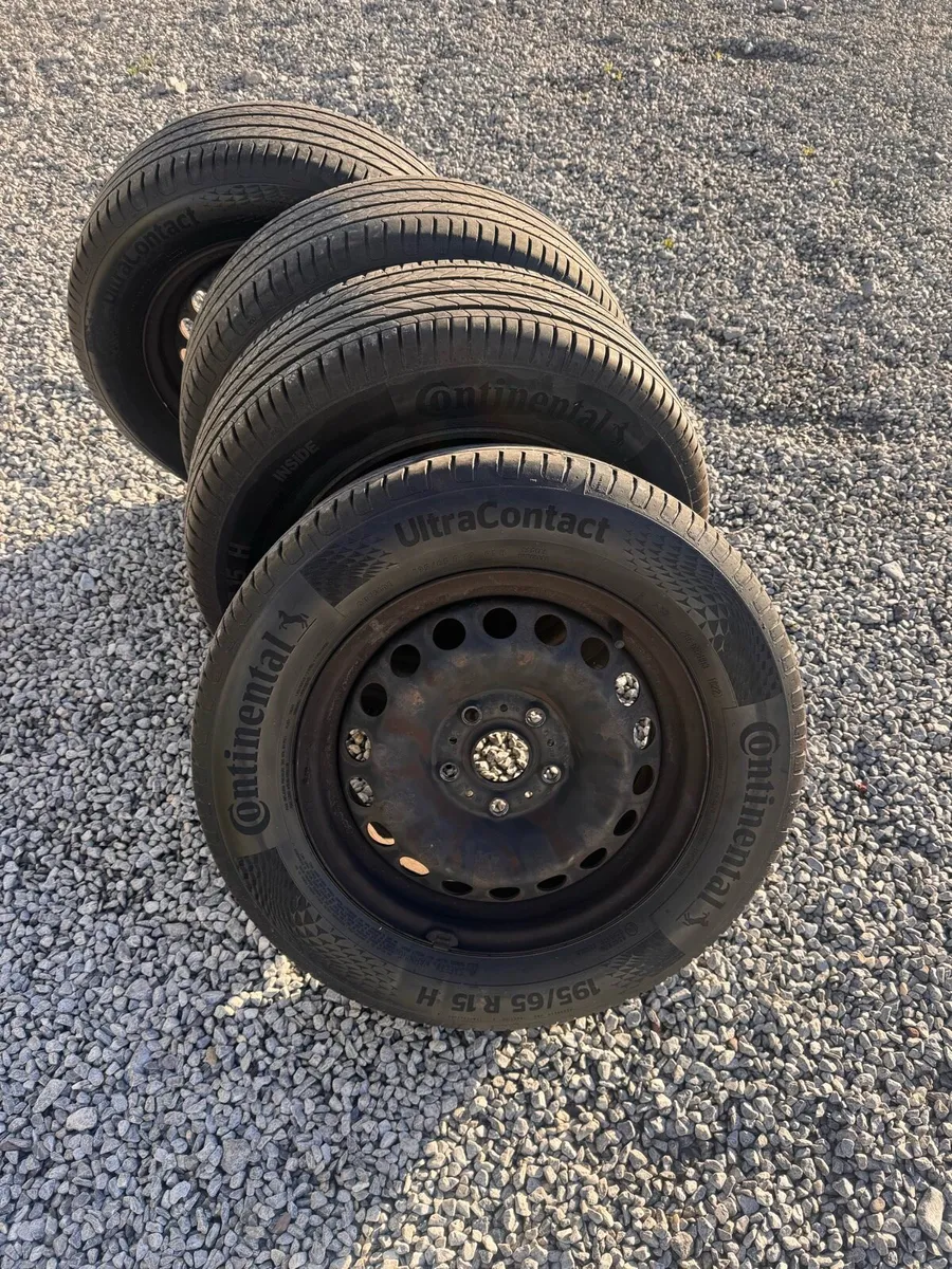 Tyres 195/65/15 - Image 1