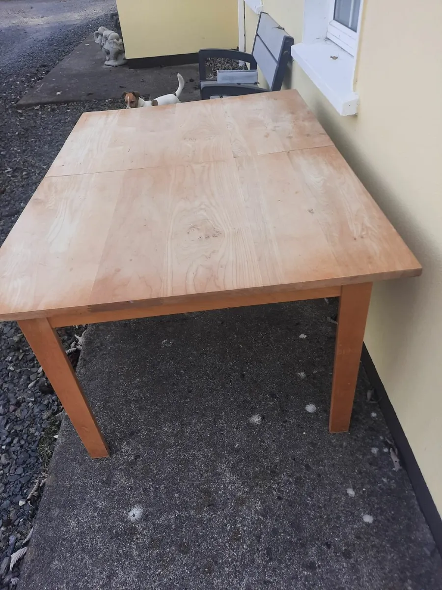 Kitchen table - Image 1