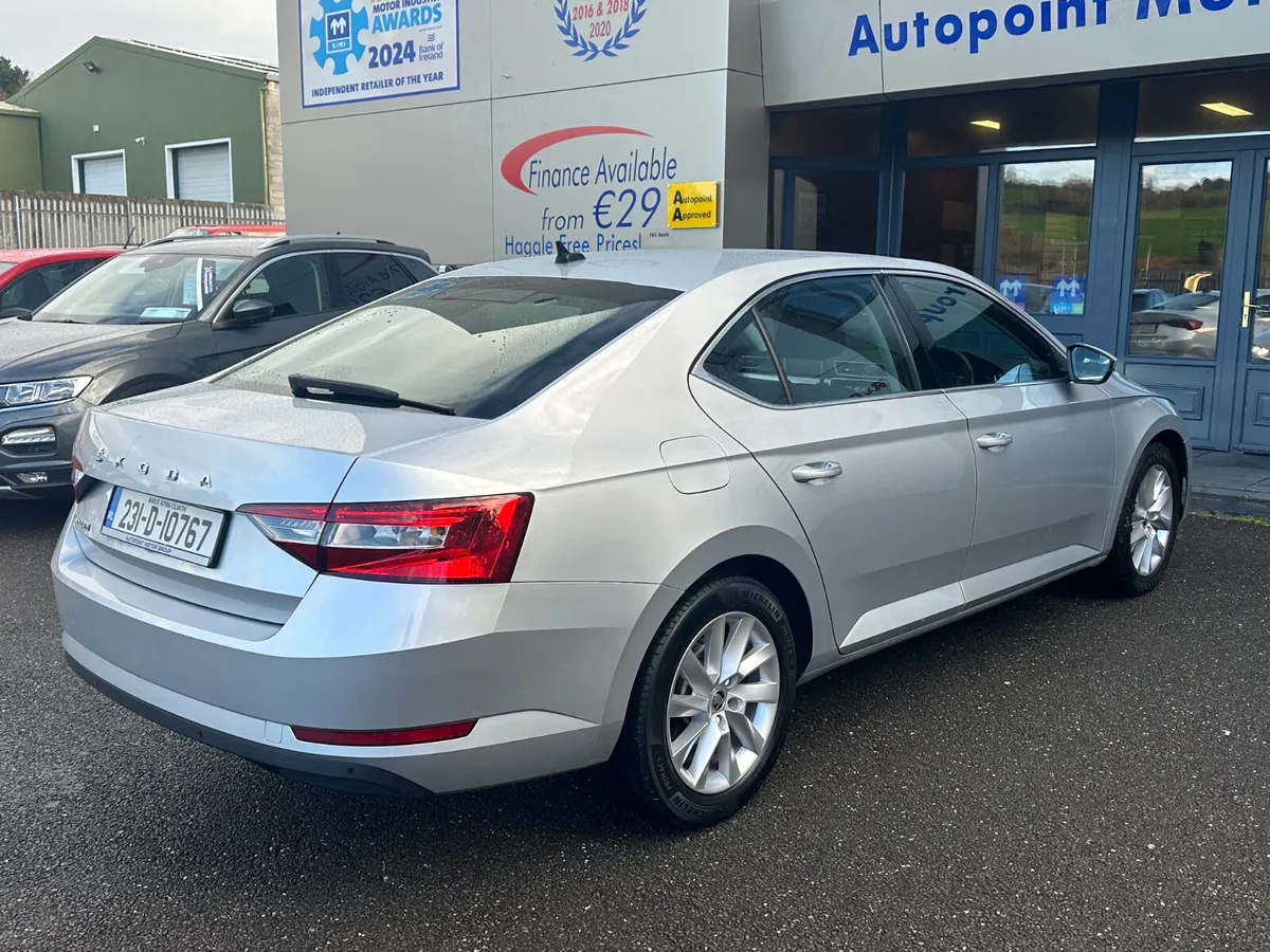 2.0 TDI AMBITION DSG (150BHP) - SAVE 2000eur - Image 3