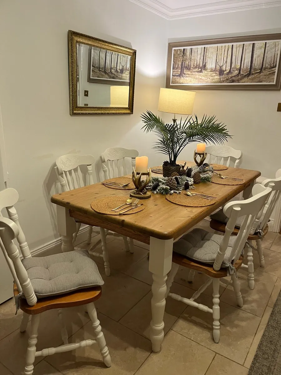 Farmhouse table and 6 chairs - Image 1