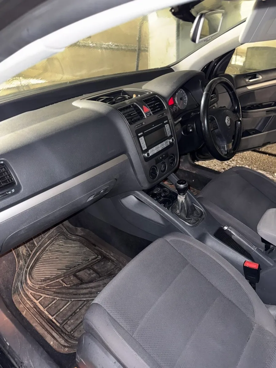 Volkswagen Golf - Image 4