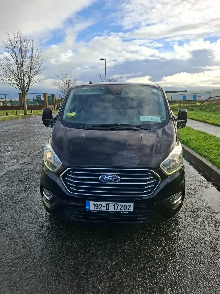 Ford Tourneo Custom 8 Seater - Image 4
