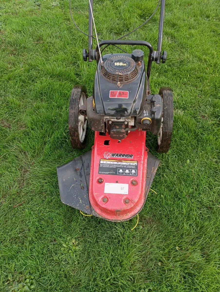 Warrior XB51Y  trimmer has a cutting width of 56cm - Image 2