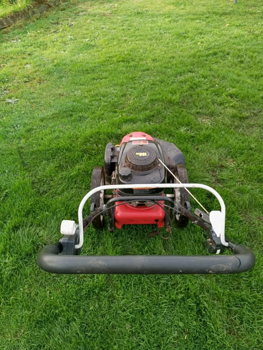Warrior XB51Y  trimmer has a cutting width of 56cm - Image 3