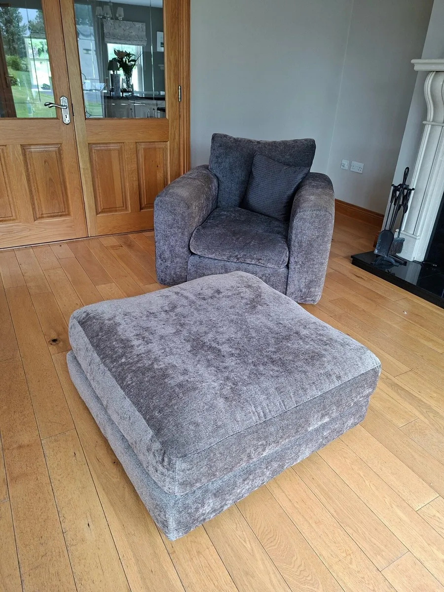 4 Seater couch, armchair & footstool - Image 3