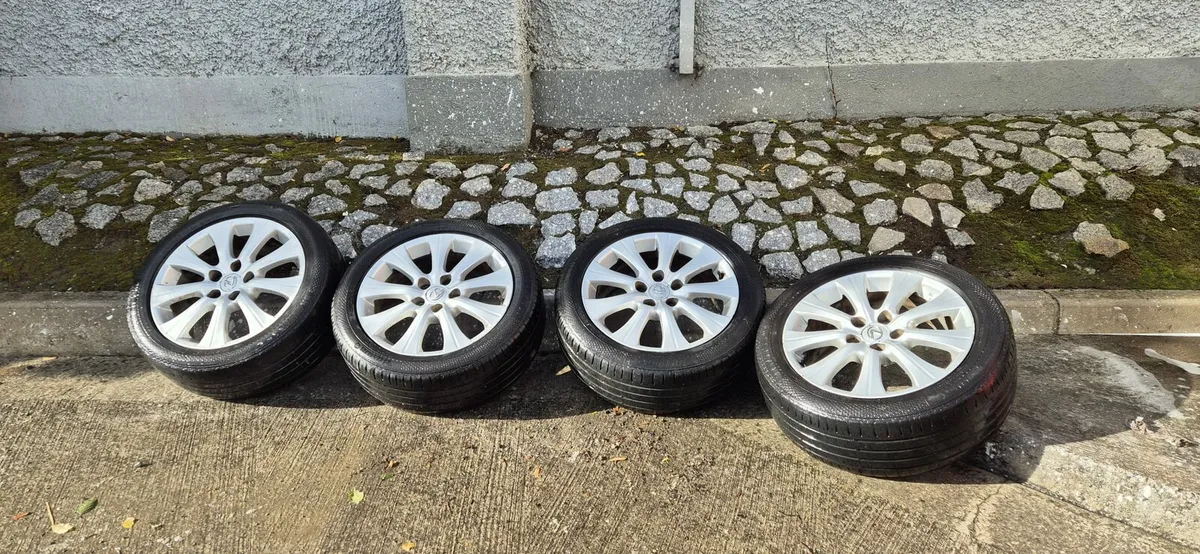 Lexus alloys good condition - Image 2