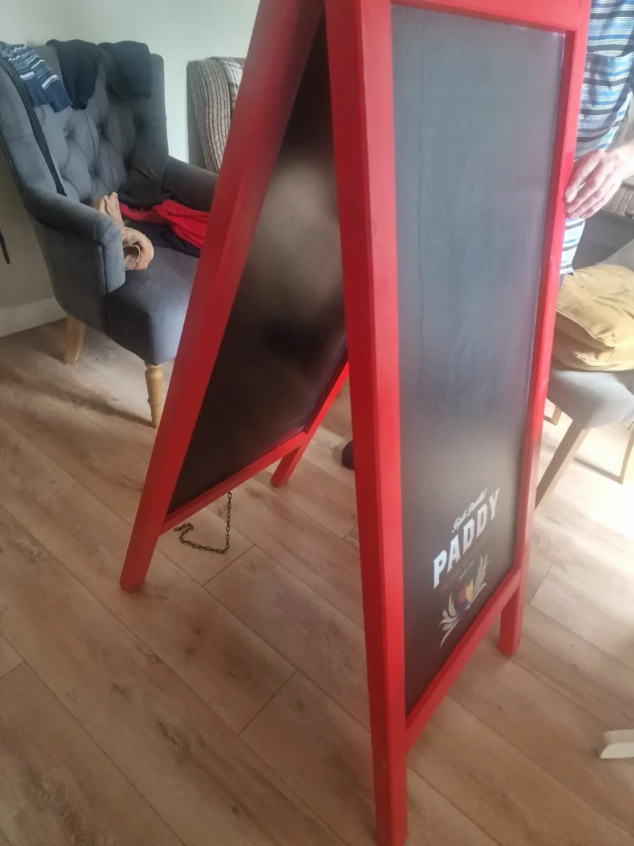 Notice board. - Image 1