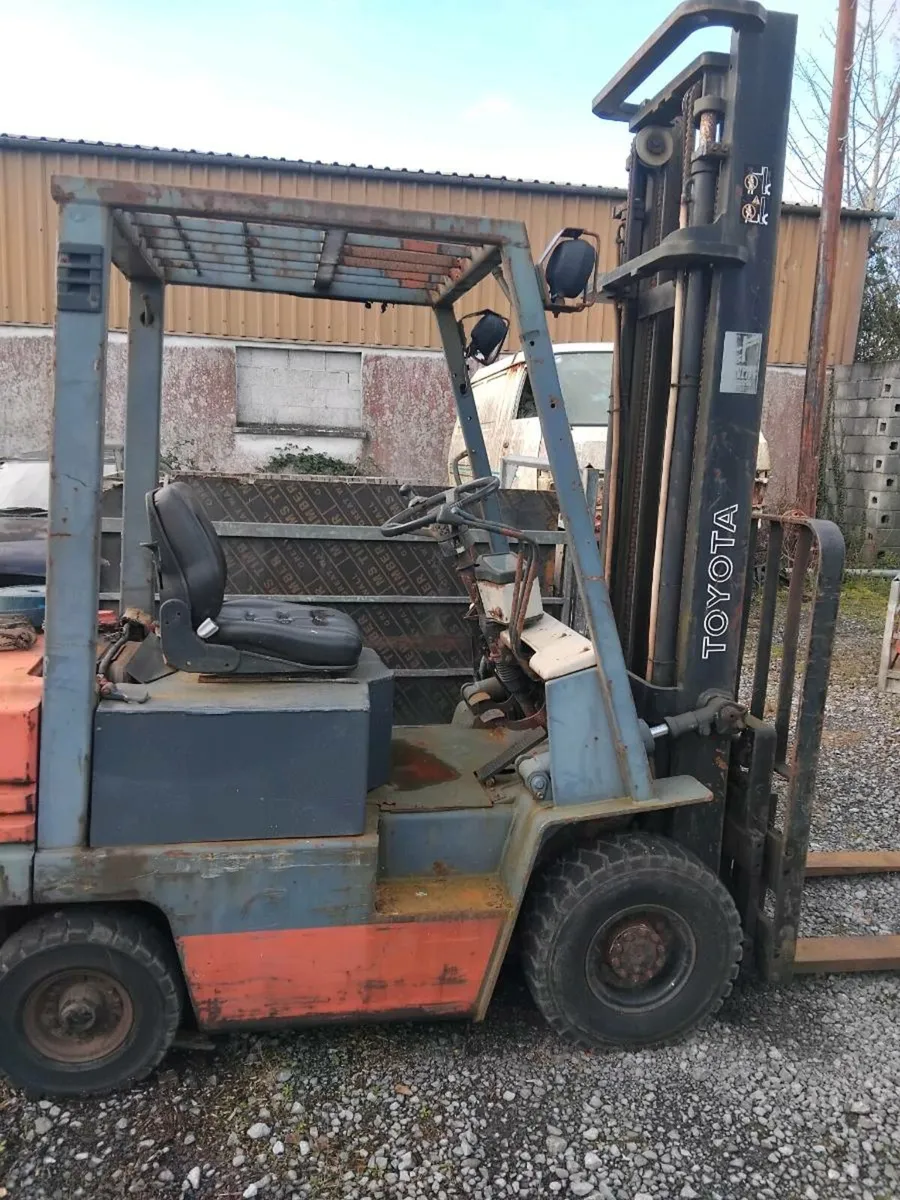 Toyota diesel fork lift transit camper - Image 1