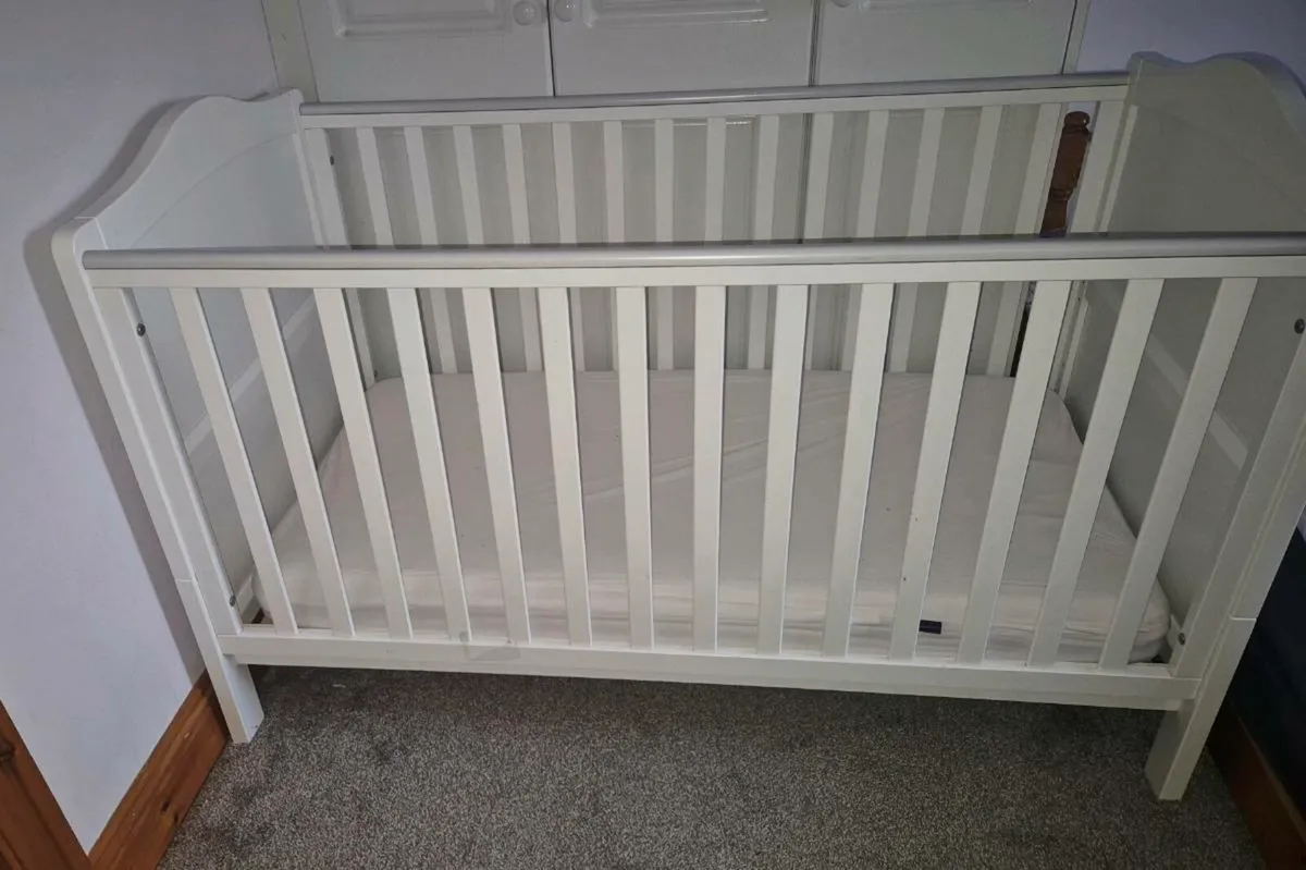 Sorrento cot bed - Image 1