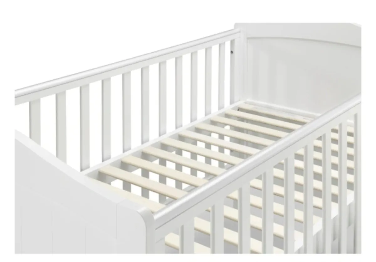 Sorrento cot bed - Image 4
