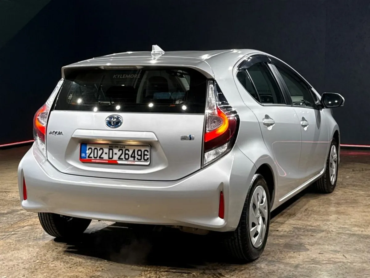 Toyota Aqua HYBRID 1.5L AUTOMATIC - AIR CONDITIONI - Image 4