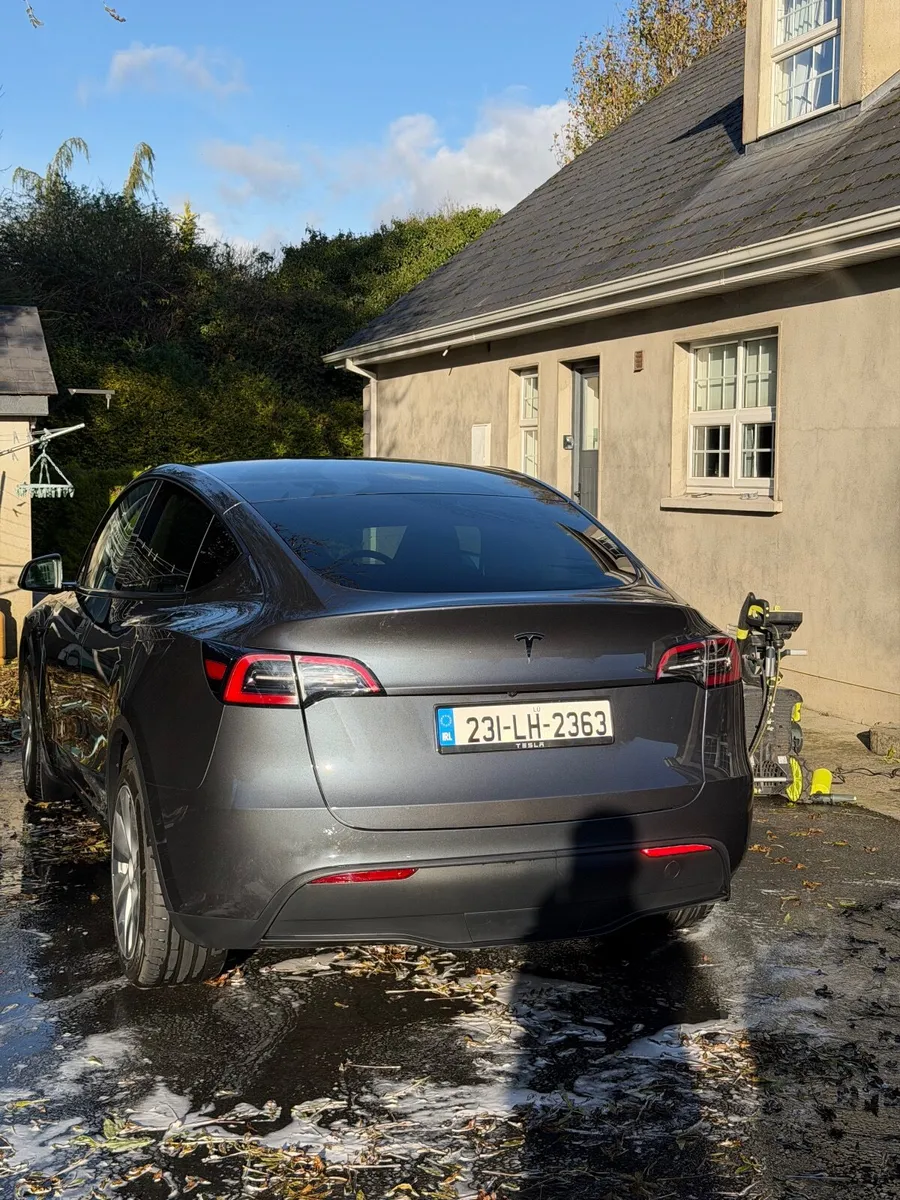2023 (231) Tesla Model Y RWD - Image 2