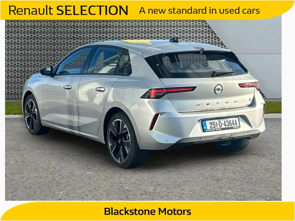 Opel Astra SC 54KWh EV 155PS - Image 3