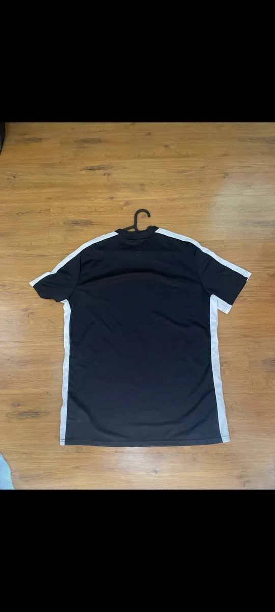 Nike dri fit t shirt - Image 1