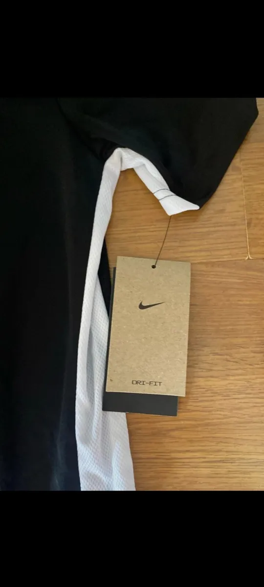 Nike dri fit t shirt - Image 4