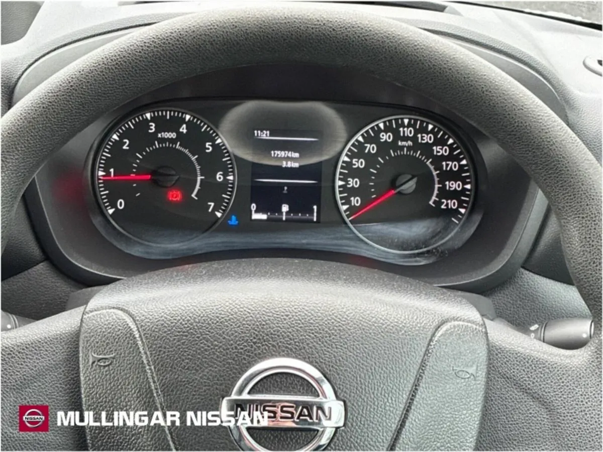 Nissan Interstar 2.3 L3 H2 with Air Conditioning - - Image 2