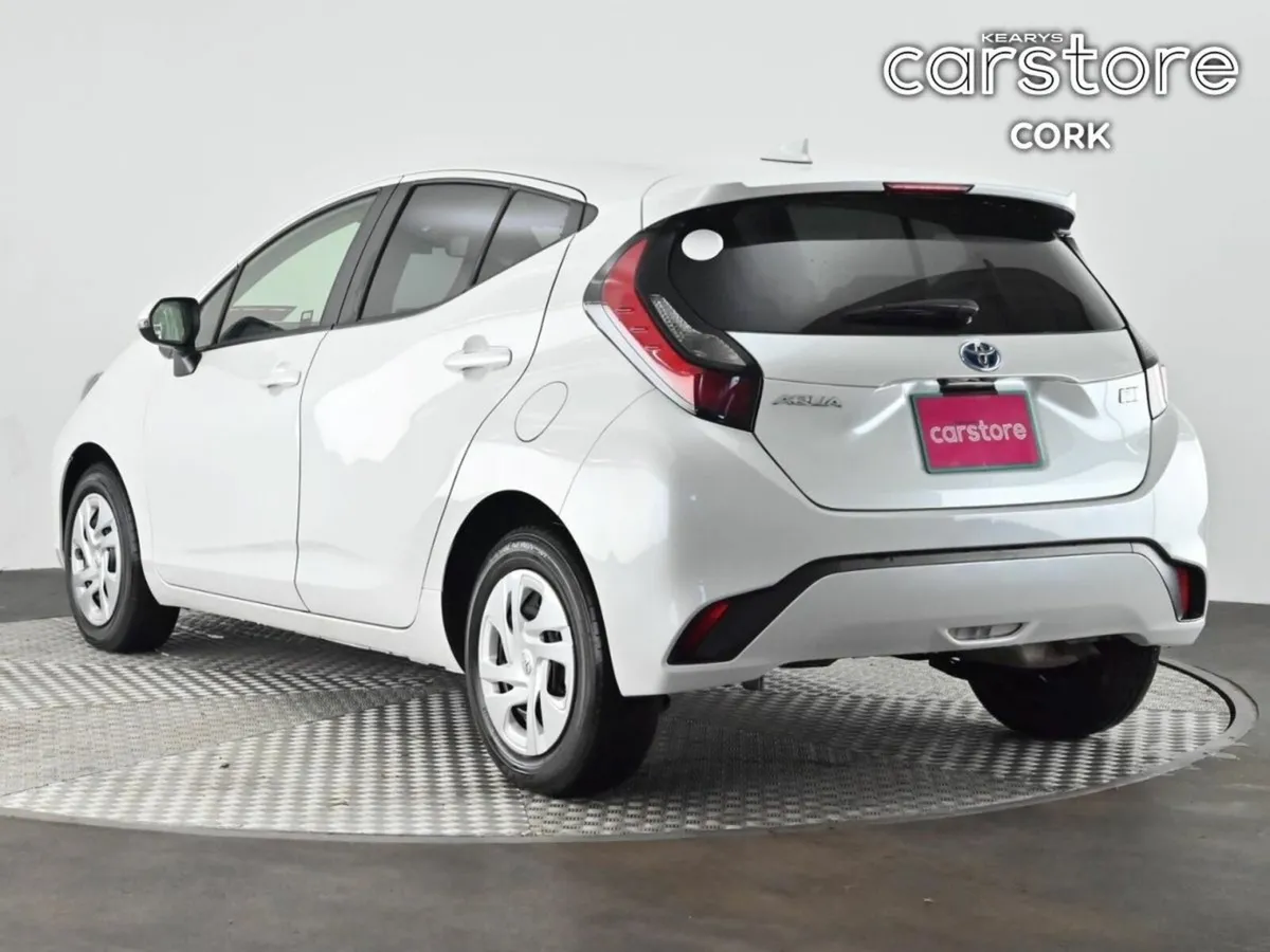 Toyota Aqua 1.5 Hybrid - Image 3