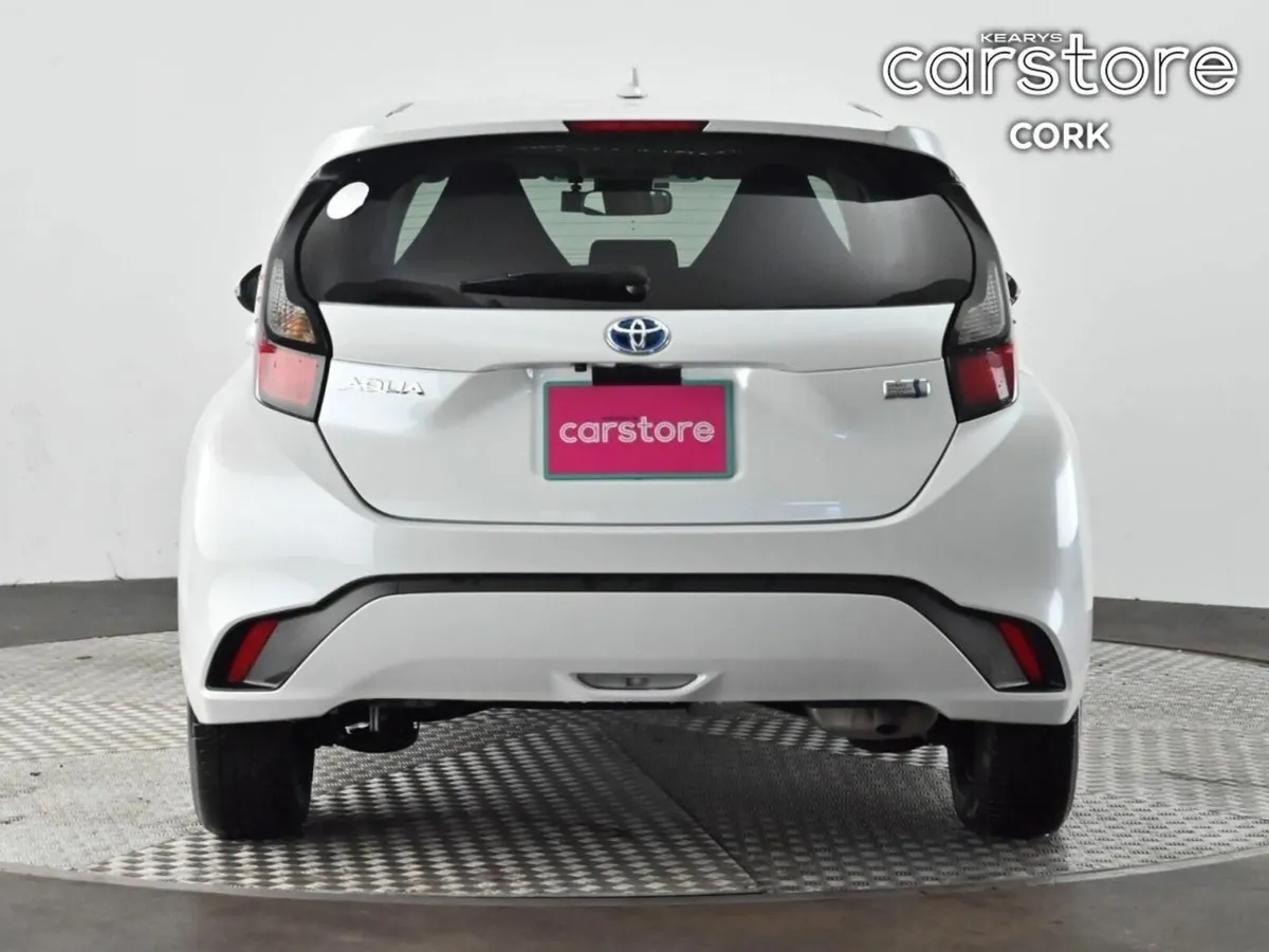 Toyota Aqua 1.5 Hybrid - Image 4