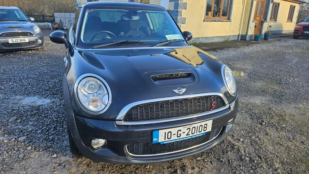 2010 Mini Cooper - Image 2