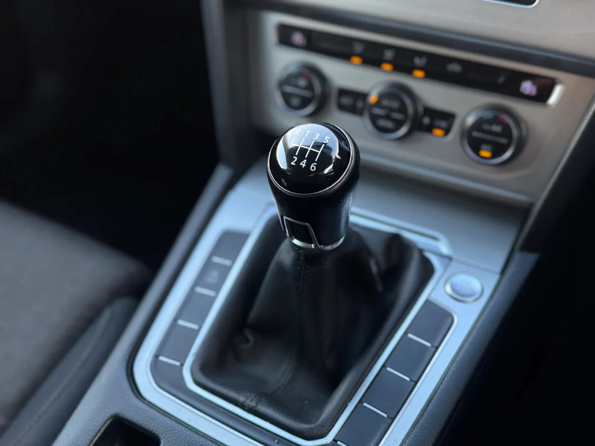 2015 VOLKSWAGEN PASSAT COMFORTLINE 1.6 DIESEL - Image 4