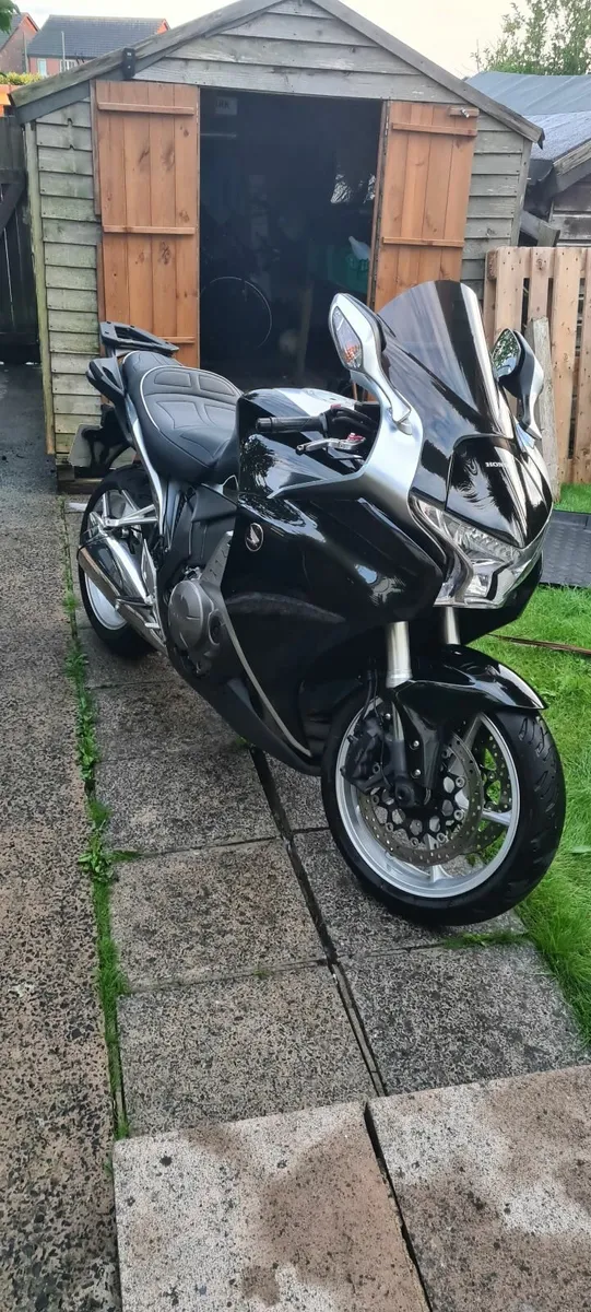 Honda VFR 2012 - Image 1