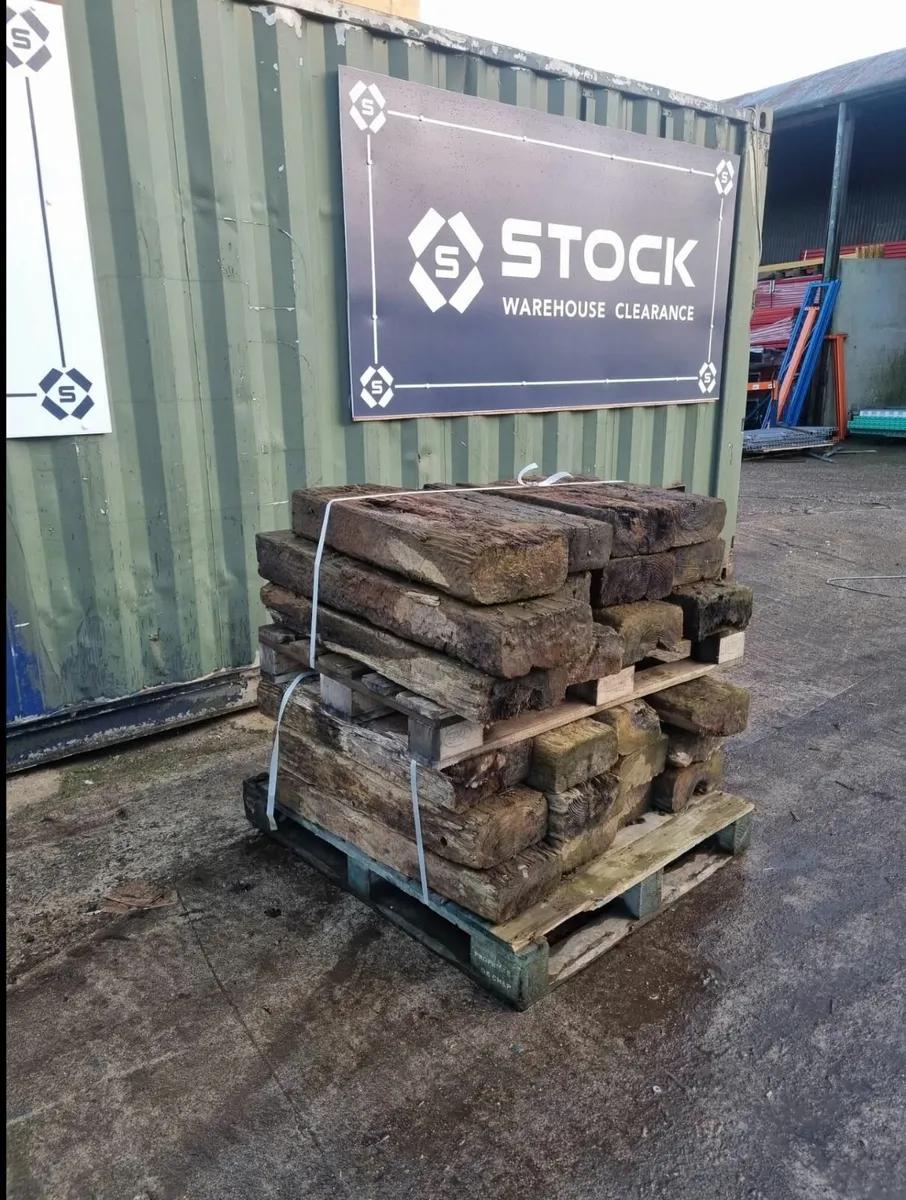 Pallet of 24x railway sleepers - Image 3